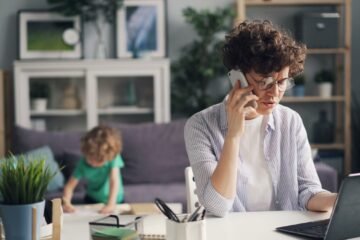 S/H meaning in text prompting a concerned parent to make a phone call with her child nearby